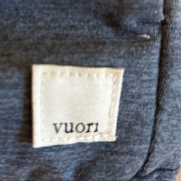 2 Woman’s Vuori Graphite Snap Mock Pullovers in Gray and Navy size large - Picture 7 of 8